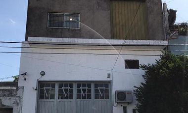 Venta Galpón 551M² En 2  Plantas  en Ramos Mejía -  Muy Buen Estado -