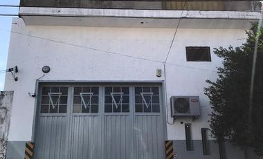 Venta Galpón 551M² En 2  Plantas  en Ramos Mejía -  Muy Buen Estado -