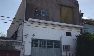 Venta Galpón 551M² En 2  Plantas  en Ramos Mejía -  Muy Buen Estado -