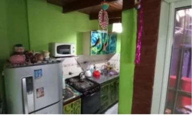 PH dos ambientes al frente venta Remedios de Escalada