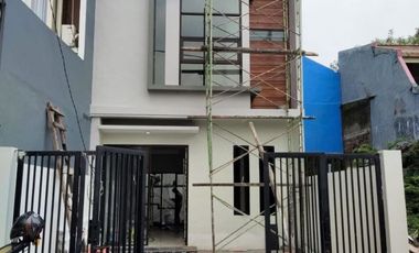 Rumah Wiguna Baru Minimalis hadap selatan