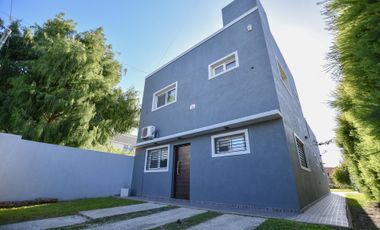 Casa en venta La Plata 3 dormitorios  permuta
