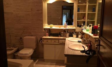 EXCELENTE CHALET DE 5 AMB SOBRE H YRIGOYEN