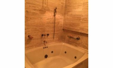 EXCELENTE CHALET DE 5 AMB SOBRE H YRIGOYEN