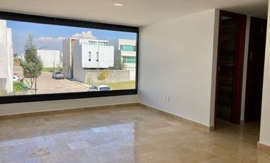 Casa en Venta en Lomas de Angelopolis Puebla, Cascata. Acabados de Lujo.
