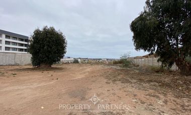 Terreno en inmejorable ubicación Av. Juan Cisternas 5.584m2  (UF11/m2)