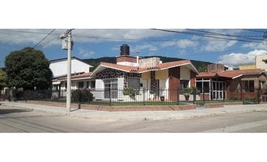 VENTA - 5 departamentos esquina, a mts de costanera, Villa Carlos Paz