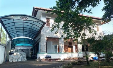 Tanah di Cisarua Bandung bonus rumah lokasi strategis