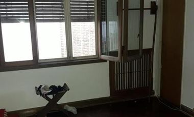 Chalet excelente ubicación,3 dormit.,jardín, garage.