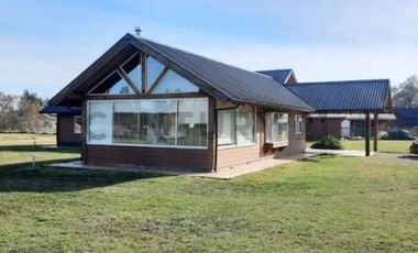 CASA 222 M2 4D 3B, TERRENO 6.928 M2 EN CONDO., 4 KM VILLARRICA, 1 KM COL. OXFORD