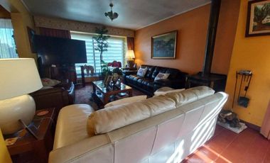 Se arrienda casa en condominio de Villaseca