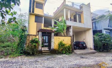 DIJUAL RUMAH 2 LANTAI, WITH ROOFTOP, VIEW GWK DI JIMBARAN, BALI