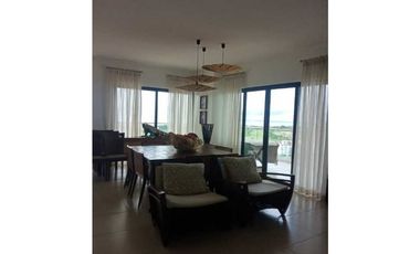 VENTA DE APARTAMENTO DE PLAYA EN SAN CARLOS, PH VISTAMAR GOLF & MARINA