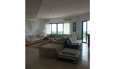 VENTA DE APARTAMENTO DE PLAYA EN SAN CARLOS, PH VISTAMAR GOLF & MARINA