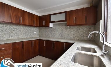 Venta Casa Acabados de Lujo al Norte de Cuenca.