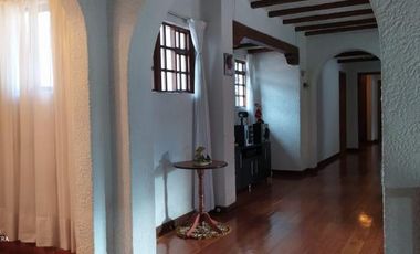 casa en venta en santa barbara alta-usaquén. Cod V1038007