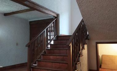 casa en venta en santa barbara alta-usaquén. Cod V1038007