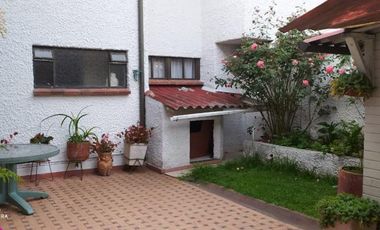 casa en venta en santa barbara alta-usaquén. Cod V1038007