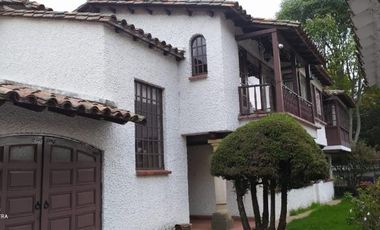 casa en venta en santa barbara alta-usaquén. Cod V1038007
