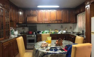 Casa PH en venta en Moron Centro