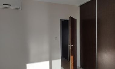 VENTA HERMOSO DPTO 2 AMB C/COCHERA, V. BALLESTER CENTRO