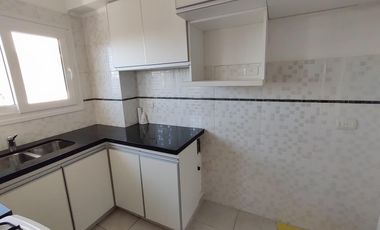 VENTA HERMOSO DPTO 2 AMB C/COCHERA, V. BALLESTER CENTRO