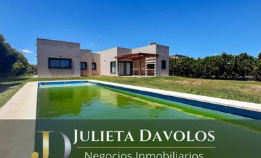 Casa en Venta 4 ambientes Barrio El Canton Puerto con pileta