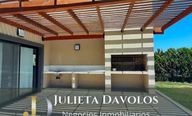 Casa en Venta 4 ambientes Barrio El Canton Puerto con pileta