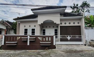 Rumah Baru Lux Minimalis dalam Perum Jl. Godean Km. 3,5 Dalam Rimgroad