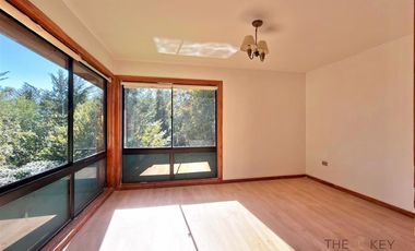 Casa en venta de 5 dorm. en Villarrica