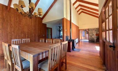 Casa en venta de 5 dorm. en Villarrica