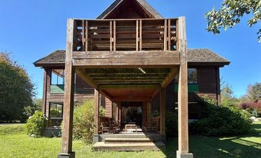 Casa en venta de 5 dorm. en Villarrica
