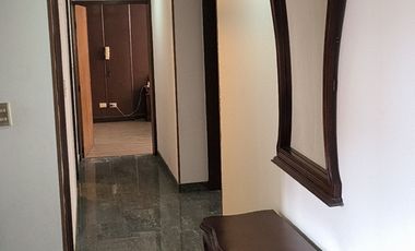 apartamento en arriendo/venta en los rosales. Cod A18