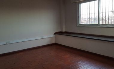 VENTA, 2 GALPONES EN MUY BUENA ZONA DE V. BALLESTER