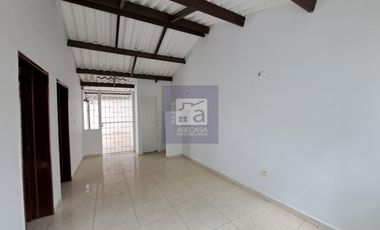 COD. 3967 - SE ARRIENDA CASA - BARRIO: CARACOLI