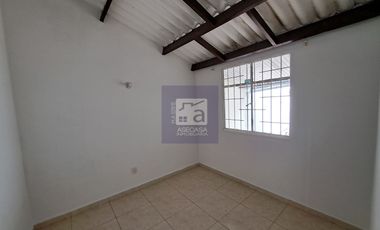 COD. 3967 - SE ARRIENDA CASA - BARRIO: CARACOLI