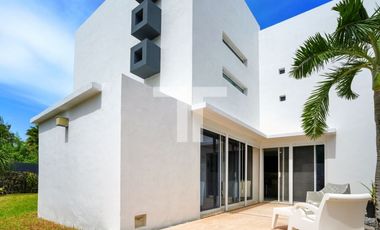 Casa en renta Isla Risueña de 2 recámaras en Isla Dorada Zona Hotelera Cancún