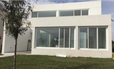 Casa en  alquiler en Los Carpinchos