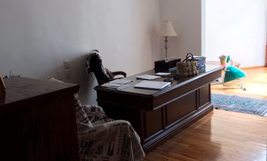 CASA SOLA EN UNA DE LAS MEJORES ZONAS DE LA COLONIA DEL VALLE