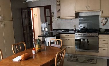 CASA SOLA EN UNA DE LAS MEJORES ZONAS DE LA COLONIA DEL VALLE