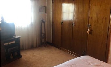 Oportunidad Importante Chalet 8 ambientes sobre dos lotes próximo a Parque Luro