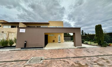 casa en venta en villa de los pinos. Cod V6003