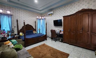 Rumah Mewah Fully Furnished Kayu Ulin di dekat Mall Pondok Gede Bekasi (Tidak Banjir)
