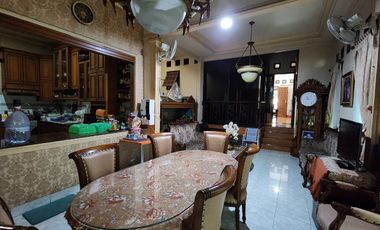 Rumah Mewah Fully Furnished Kayu Ulin di dekat Mall Pondok Gede Bekasi (Tidak Banjir)