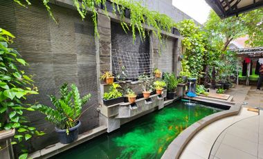 Rumah Mewah Fully Furnished Kayu Ulin di dekat Mall Pondok Gede Bekasi (Tidak Banjir)