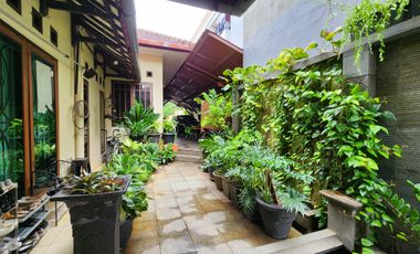 Rumah Mewah Fully Furnished Kayu Ulin di dekat Mall Pondok Gede Bekasi (Tidak Banjir)