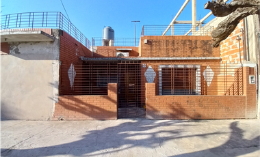 CASA VENTA CALLE ALMEIRA