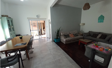 CASA VENTA CALLE ALMEIRA