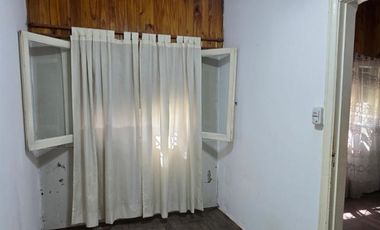 Casa Con Local, 3 Ambientes, Terraza, Living