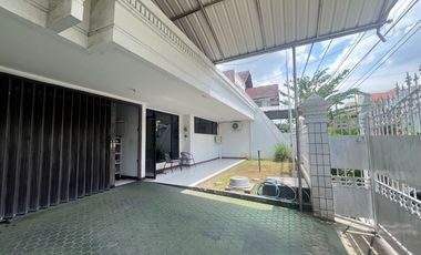 TURUN HARGA!! Dijual Rumah Dharmahusada Indah Barat Surabaya Timur